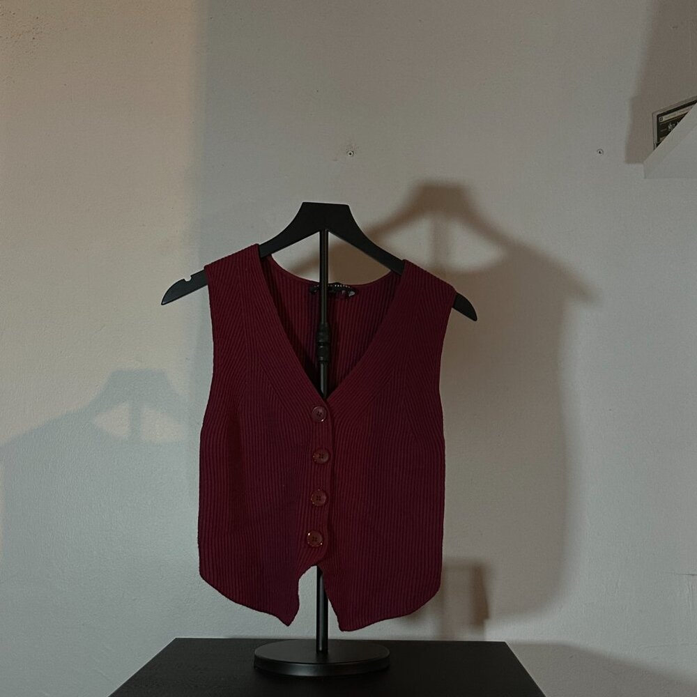 English Factory Burgundy Ribbed Knit Button-Front Vest – Size S - Picture 5 of 8